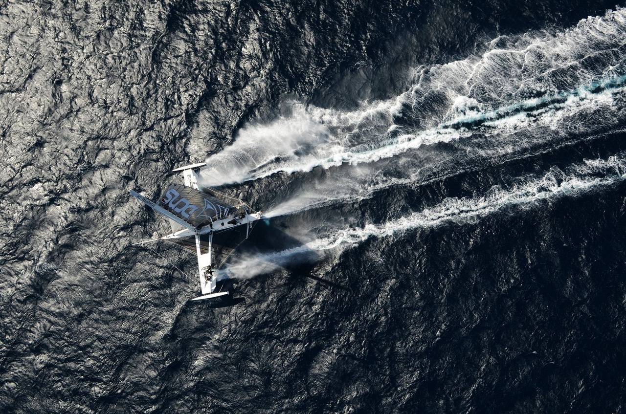 13/05/2012. 5 corsaires pour le record du Pacifique en Hydroptere.