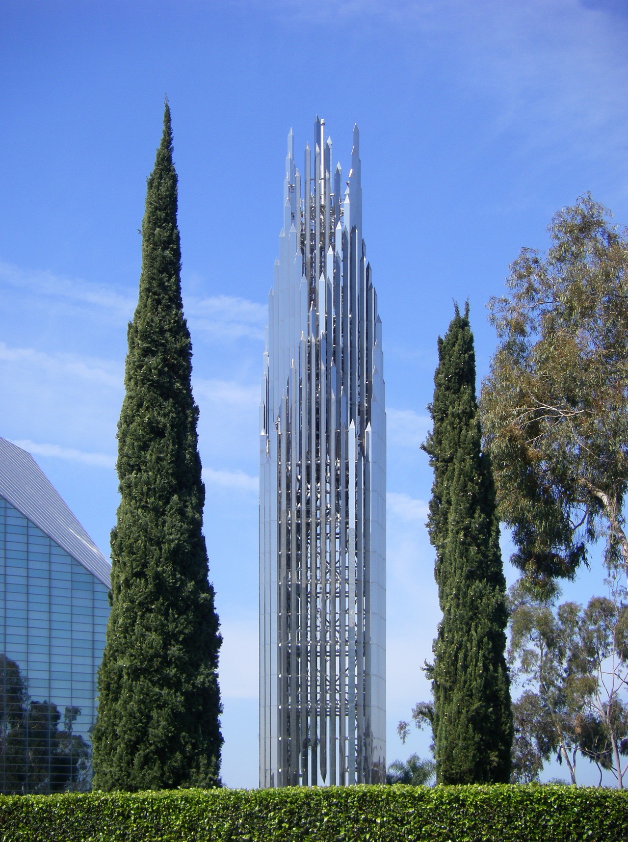 Spire of the Crystal Cathedral, Garden Grove (Anaheim/Los Angeles). (C) 2009 [http://commons.wikimedia.org/wiki/User:Wattewyl Wikimedia user 