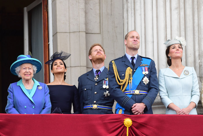 Мифы о британской монархии