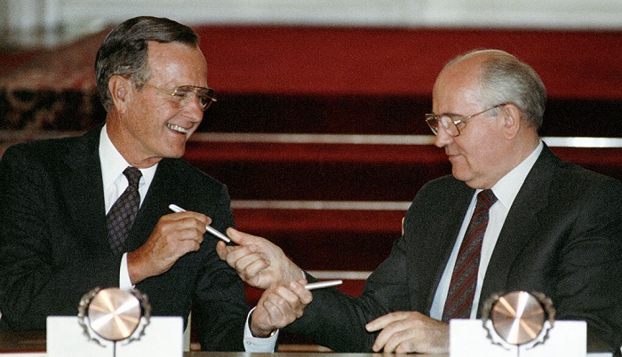 Для чего Горбачёв подарил США часть акватории СССР в северных морях