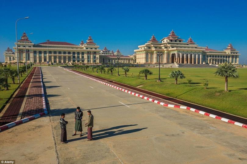 Столица Мьянмы -  млрд выброшенных на ветер