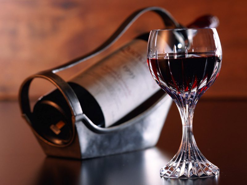 Польза красного вина для психики человека