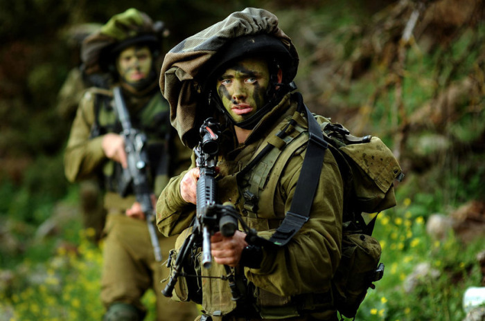 Что за мешки на головах израильских солдат?