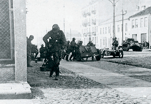 Уличные бои в Варшаве, 1939 год 66-05.jpg 