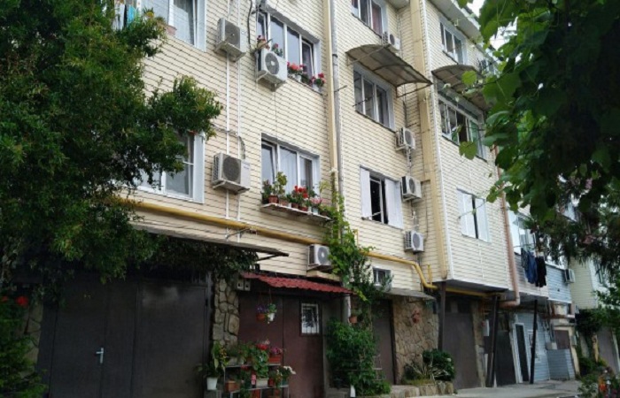 История обычных гаражей в Сочи, которые превратись в доходные многоэтажные дома