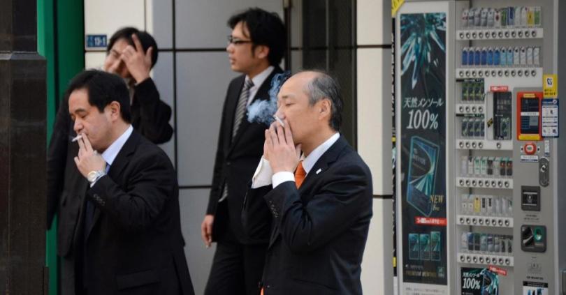 Как курят японцы: Страна восходящего солнца — рай для никотинозависимых?