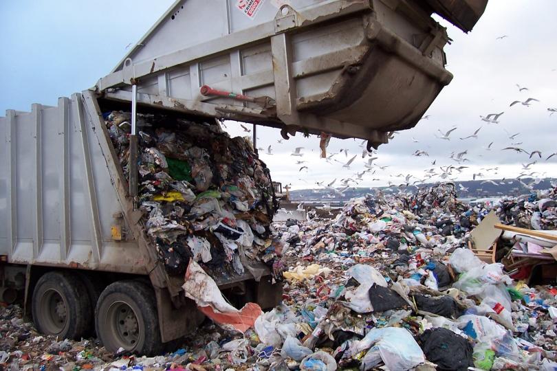 Большая свалка: как Европа засыпает мусором один из крупнейших городов Африки