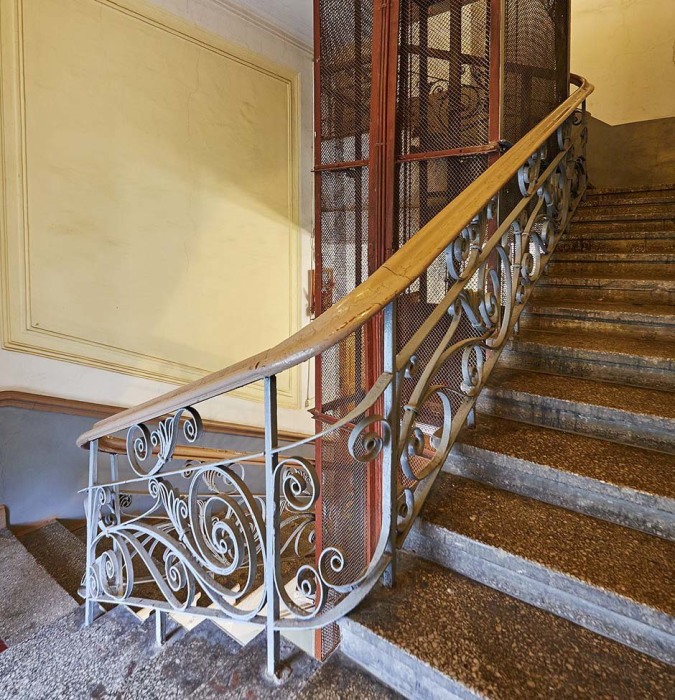 Лестница и лифт. /Фото:the-village.ru