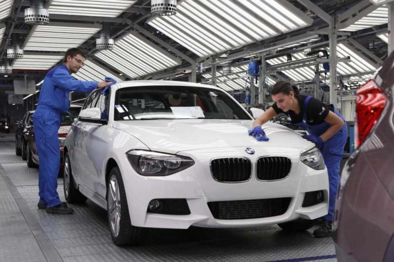 BMW: гарантии нет, да и машины не совсем настоящие...