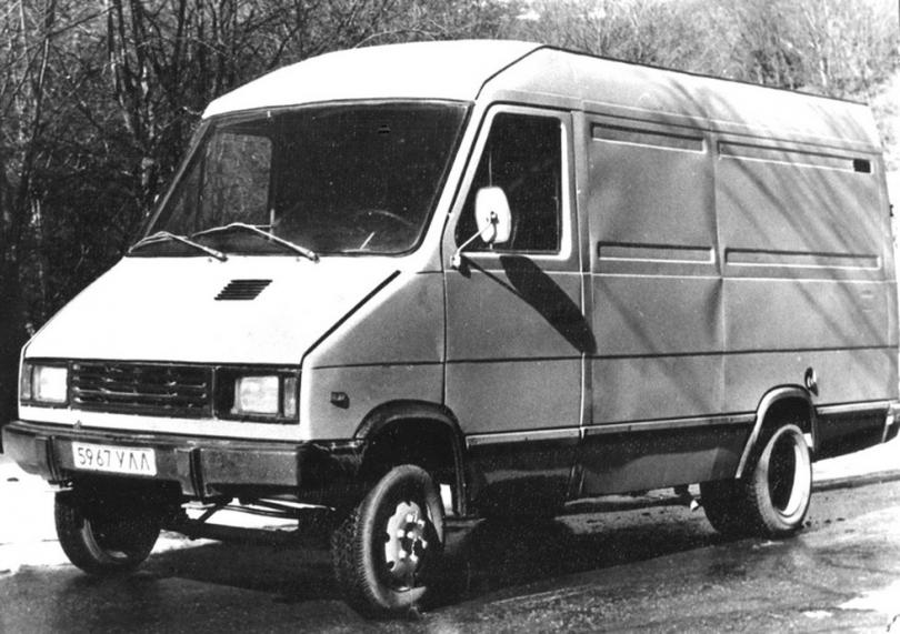 Ульяновский вариант УАЗ-3727 с доработанным дизелем от фургона IVECO