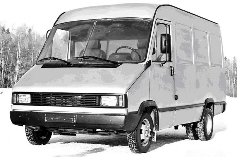 Первый в СССР опытный 1,5-тонный развозной автофургон НАМИ-0267. 1984 год