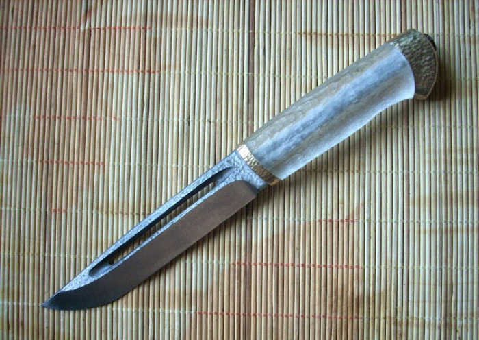 А вообще дол нужен для сокращения массы. |Фото: knives.com.ua.