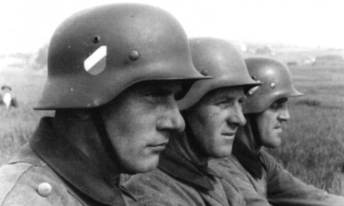 Немцы за отказ от ношения каски строго наказывались. /Фото:  fishki.net