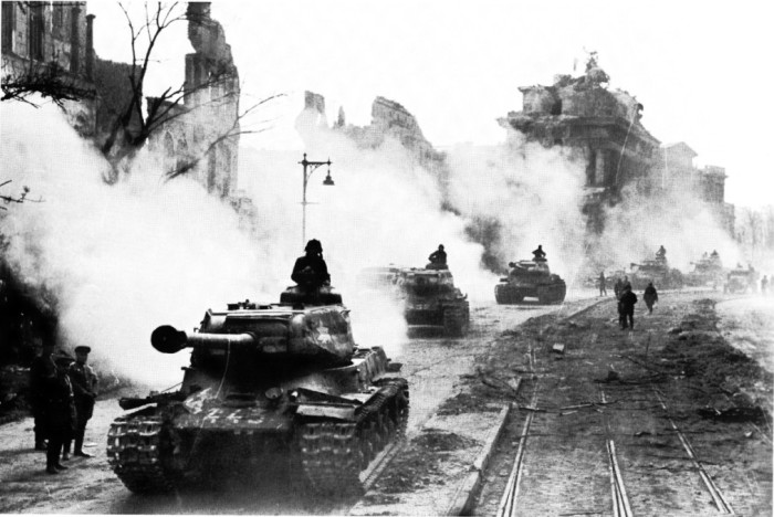 В 1945 году началась новая война. /Фото: liveinternet.ru.