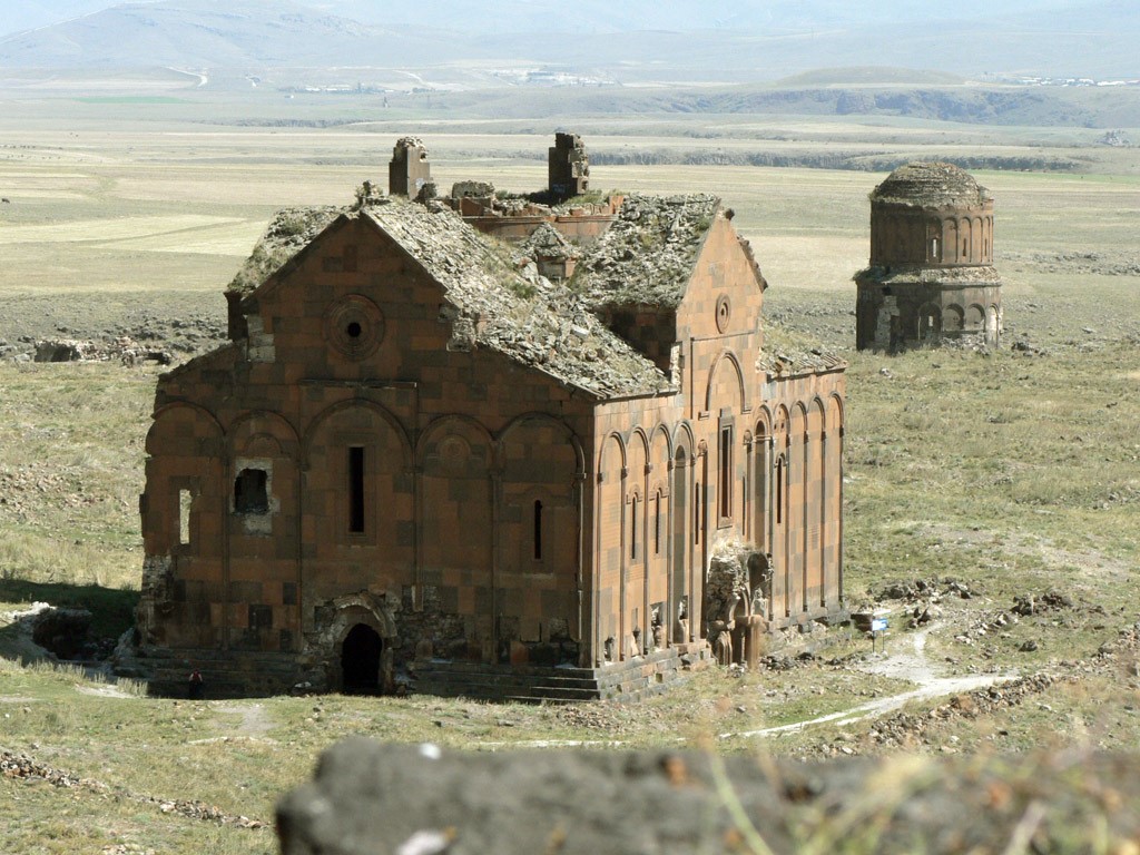 Древний храм в армении