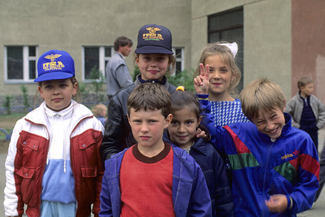 Как менялась школьная форма в России