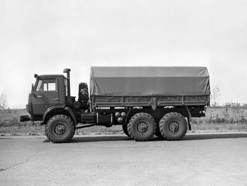 КАМАЗ 54112М со спальной кабиной как у американских грузовиков - прототип 1995 года : picturehistory — LiveJournal
