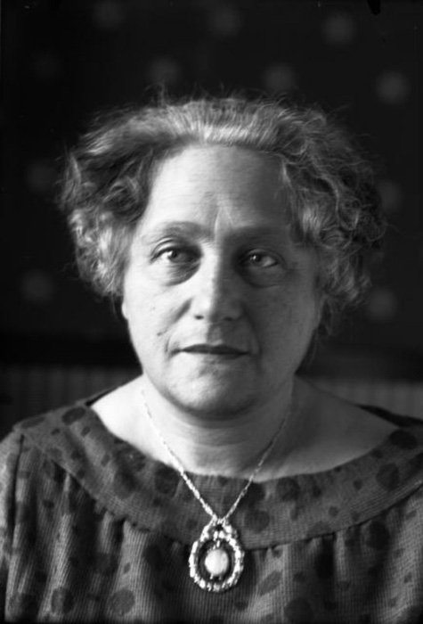 Эльза Эйнштейн Ловенталь, вторая жена Эйнштейна.