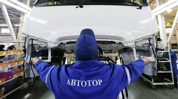 Автомобили будут собирать на предприятии «Автотор»/ Фото: vedomosti.ru