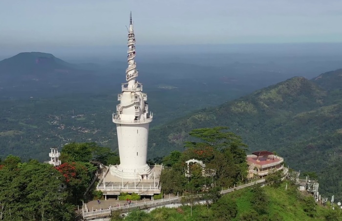 Башня Амбулувава: архитектурное чудо Шри-Ланки, вызывающее восхищение и животный страх (Гампола, Шри-Ланка). | Фото: srilankatravelpages.com.