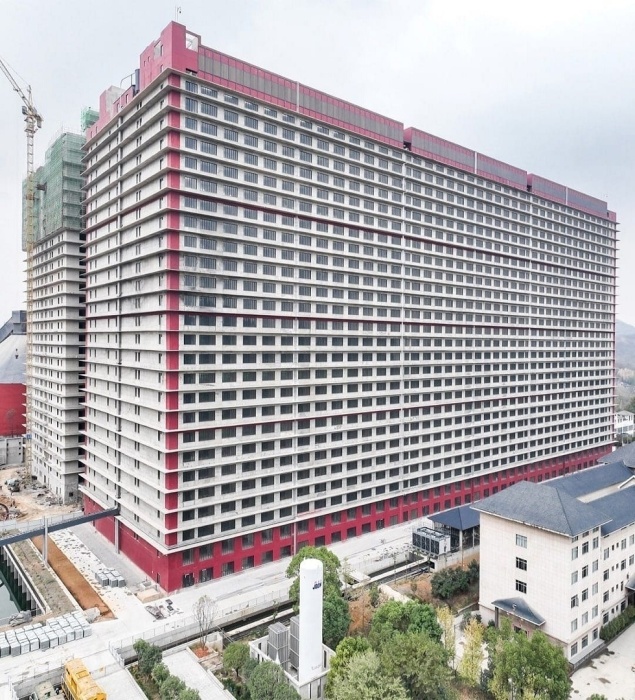 Каждый «небоскреб» GLOBALink единовременно вмещает до 600 тысяч свинок (Pig Hotels, Эчжоу). | Фото: pikabu.ru.