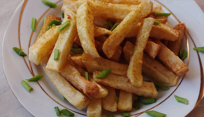 Американцы познали вкус картофеля фри благодаря бельгийцам, говорившим на фаранцузском языке, и поэтому приняли его за блюдо французской кухни/фото:authortattoo.ru