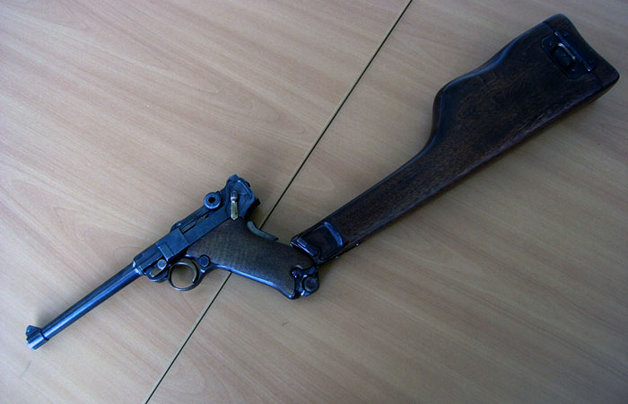 Пистолет с деревянным прикладом./ Фото: popgun.ru
