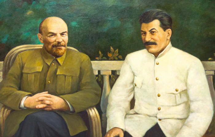 Ленин способствовал продвижению Сталина и укреплял его политические позиции. / Фото: www.sovcom.ru