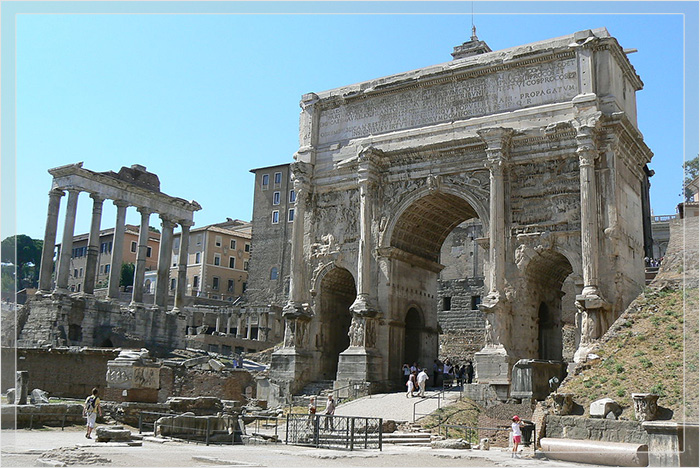 Арка, которую Септимий Северус построил в Риме в 203 году, чтобы прославить свои военные победы вместе со своими сыновьями Каракаллой и Гетой.
