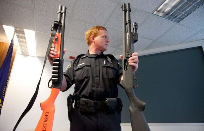Почему американские полицейские так любят помповые ружья Оружие