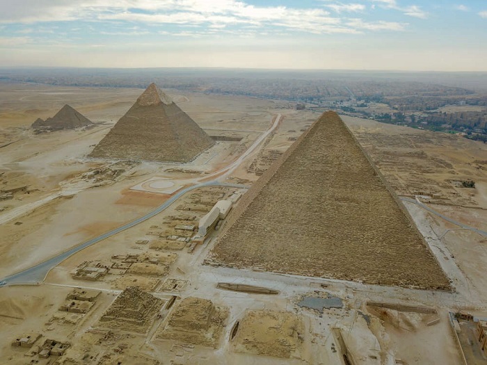 Не все древнеегипетские пирамиды дожили до наших дней из-за человека. /Фото: travellizy.com