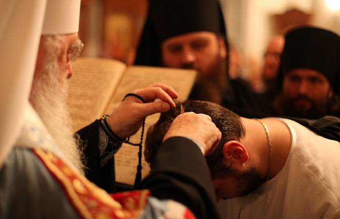 Постриг в монахи. / Фото: flectone.ru