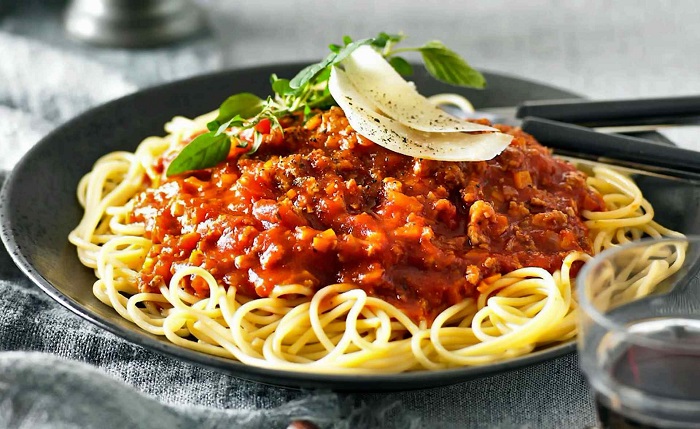 Спагетти болоньезе в Италии никто не готовит. / Фото: recipe-catalog.ru