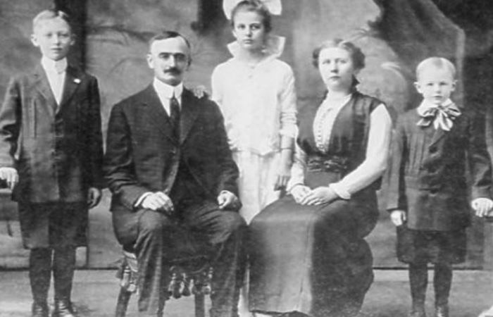 Фридрих Трамп с супругой и детьми. Фото: eg.ru