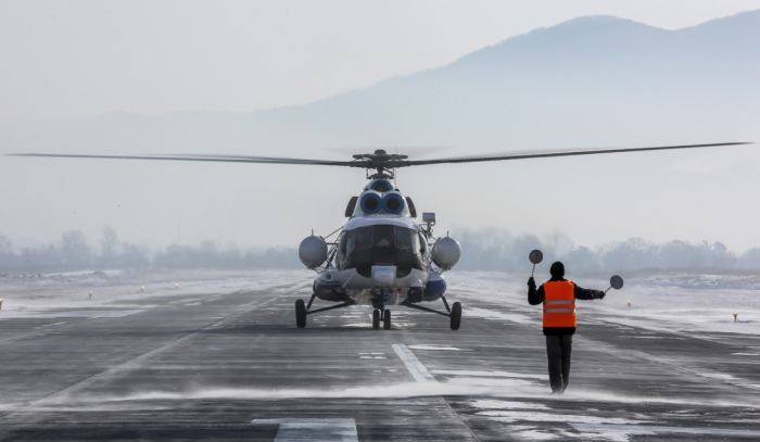Необходимость в передвижении вертолета по взлетной полосе аэродрома не позволяет российскую технику перевести на полозья / Фото: productcenter.ru