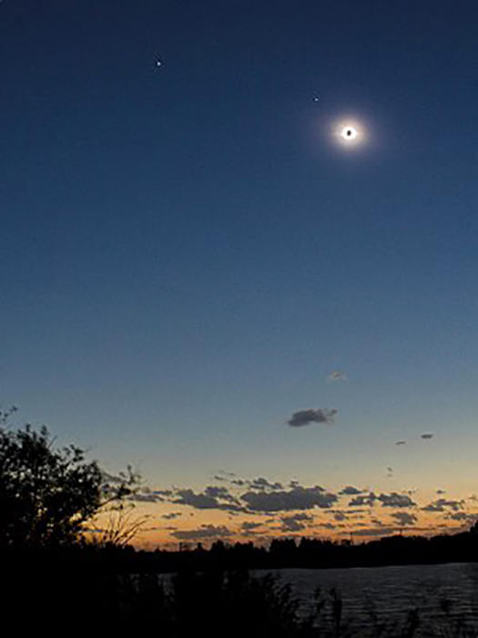 Солнечное затмение. / Фото: wikipedia.org